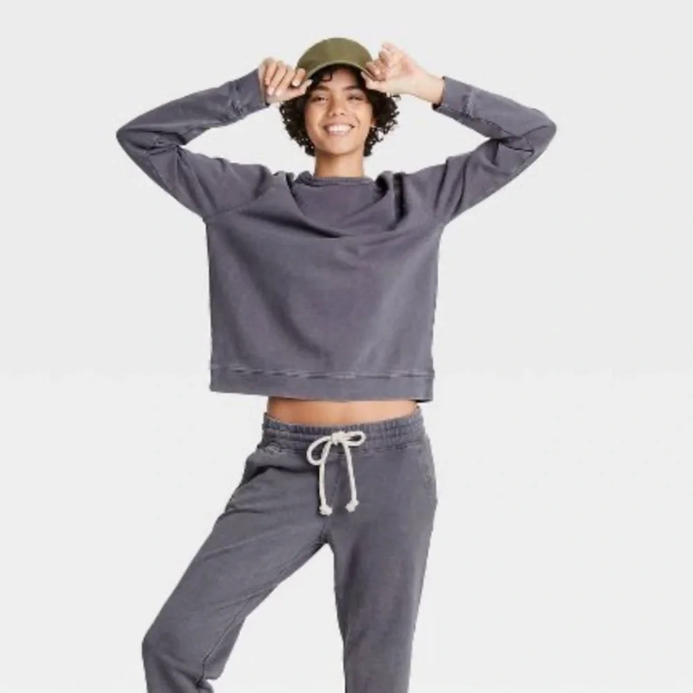 NWOT Universal Thread Crewneck - Picture 6 of 7